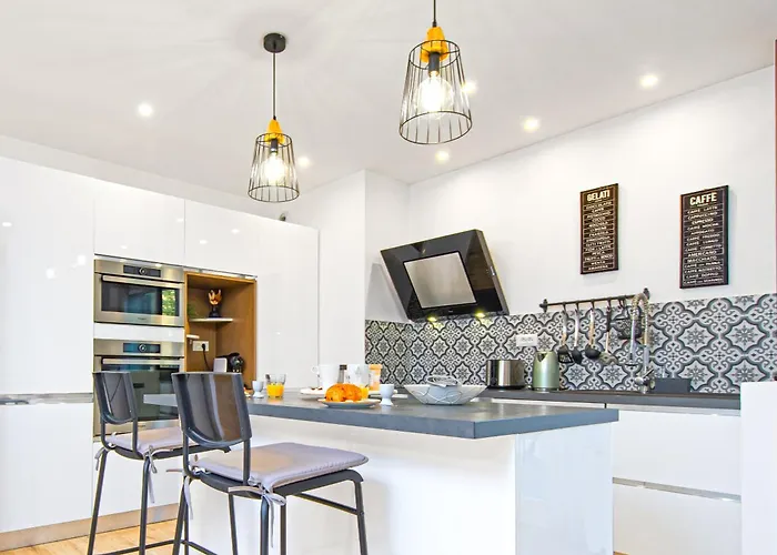 Apartment Somptueux - Piscine Privee - Parking