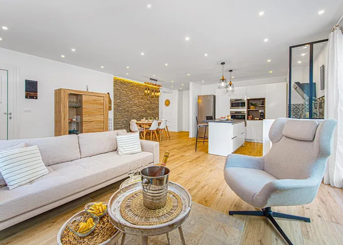 Appartement Somptueux - Piscine Privee - Parking *