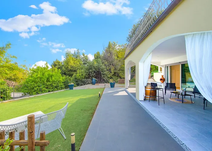 Appartement Somptueux - Piscine Privee - Parking